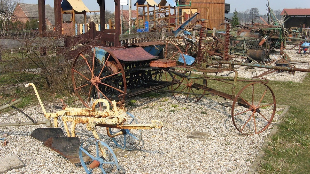 Gminny Skansen Maszyn i Urządzeń Rolniczych w Podmoklu Małym